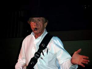 Buck Owens in Bakersfield am 20. September 2002