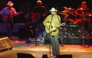 Alan Jackson bei den Cheyenne Frontier Days am 25. Juli 2003. Bild: Frieder Frotscher