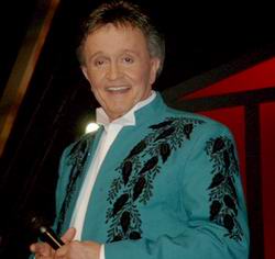 Bill Anderson am 26. Juli 2003 in der Grand Ole Opry. Bild: Hauke Str�bing