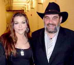 Gretchen Wilson & Mandy Strobel am 13. April 2005 in K�ln