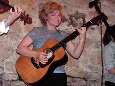Valerie Smith am 13. Mai 2004 im Sch�tte-Keller in B�hl. Bild: Hauke Str�bing