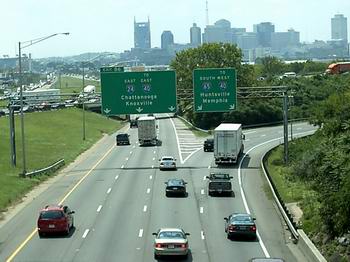 Nashville, Tennessee: Blick auf die Interstate 24/65 und die Skyline von Nashville. Bild: Hauke Strbing