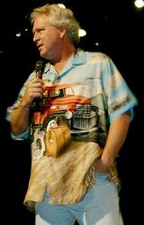 T. Graham Brown am 26. Juli 2003 in der Grand Ole Opry. Bild: Hauke Str�bing